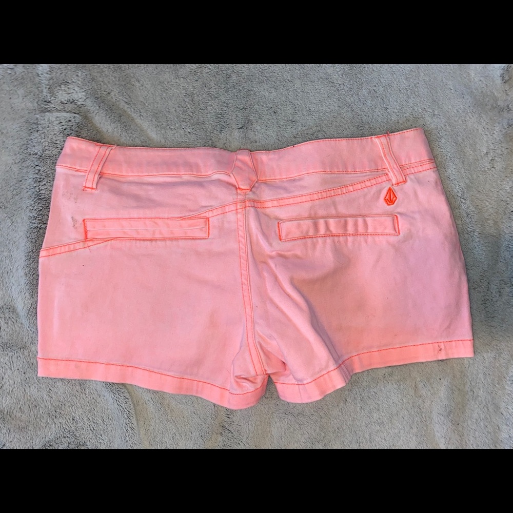 Volcom shorts - Picture 2 of 3